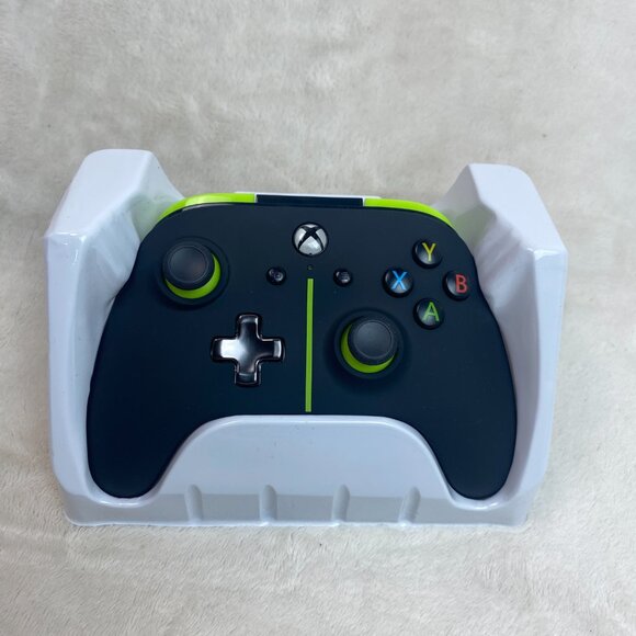 PowerA Enhanced Wired Controller for Xbox One and Windows 10 Green Stripe - Picture 5 of 10